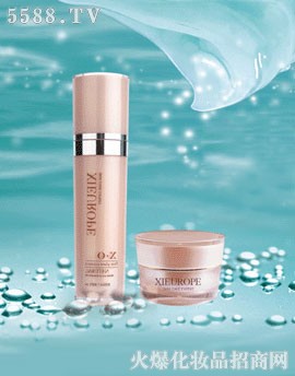 �?d��)W����T͸�������A˪