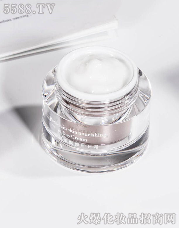 ���ݺ������ݷ������޹�˾������ɼ������o��˪