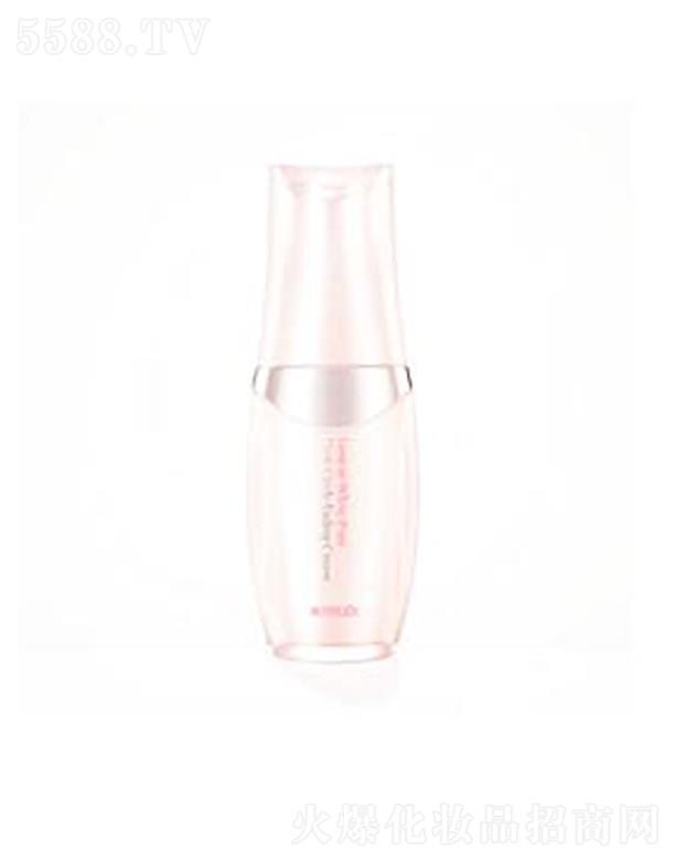 ������ɫ֮�ټ��׵�����˪